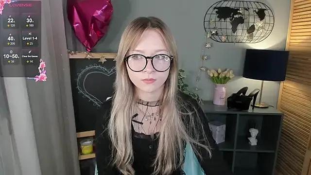 elliupp from StripChat is Freechat