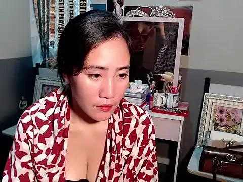 Ellyaxx from StripChat