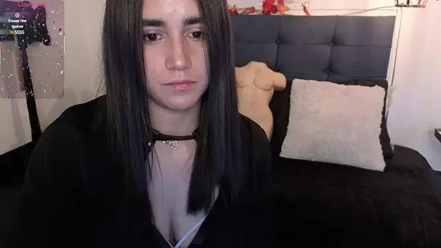 elowen_halley1 from StripChat is Freechat