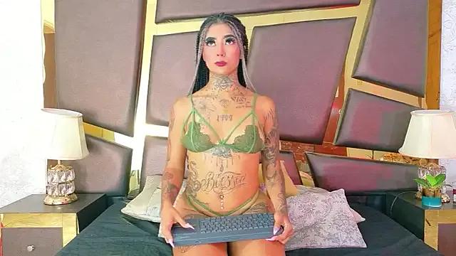 EmilieLake from StripChat is Freechat