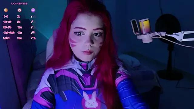 EmillieX from StripChat is Freechat