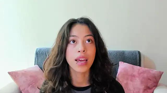 emily_jonessxx from StripChat is Freechat