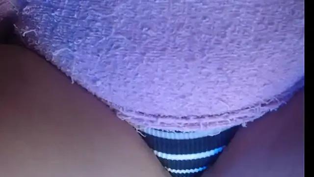 emily_sexxx from StripChat is Freechat