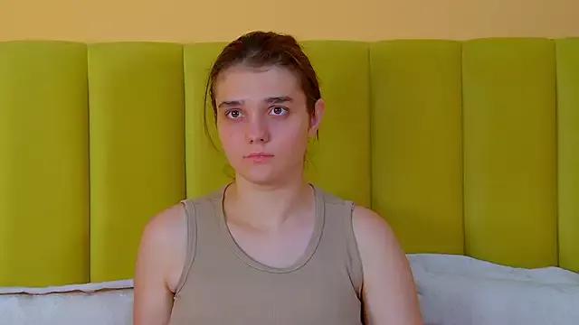 EmilyMiret from StripChat is Freechat