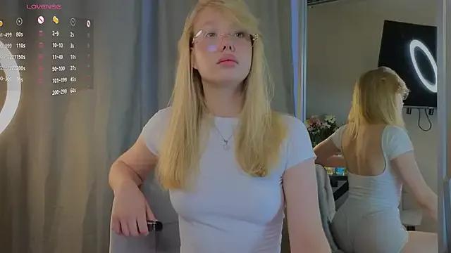 emilyshepar_d from StripChat is Freechat