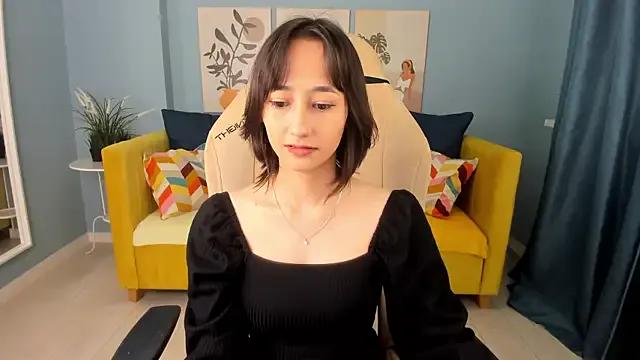 EmilySwonn from StripChat