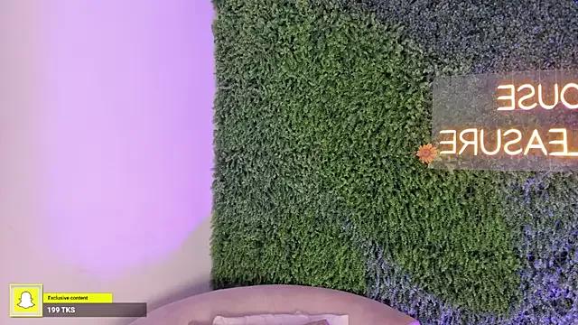 emmiily_z from StripChat