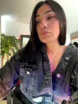 Emmily_d from StripChat