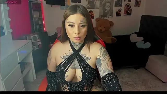 Erika_Montoya from StripChat is Freechat