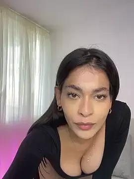 Esmeraldalcl from StripChat is Freechat