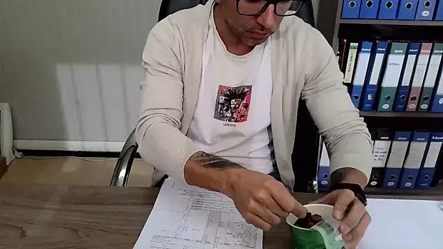 Evasionee from StripChat is Freechat