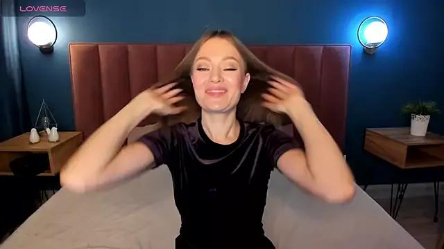 EvelynPoole from StripChat is Freechat