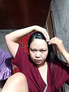 Everleigh_mom from StripChat