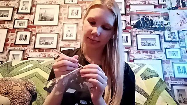 EvieBaggette from StripChat is Freechat