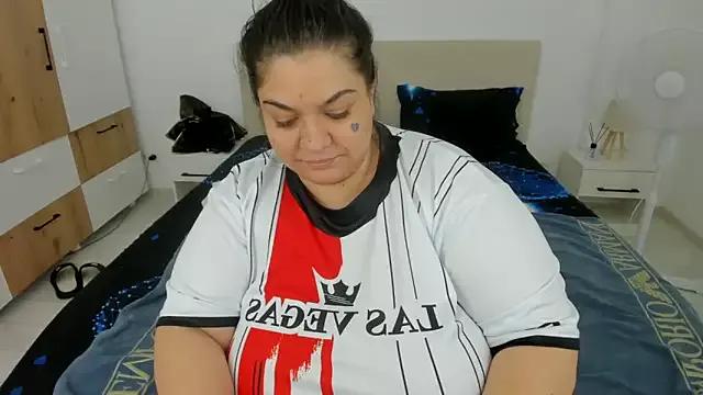 EvvaBBW from StripChat