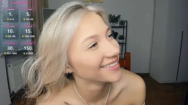 FaaBinaa from StripChat