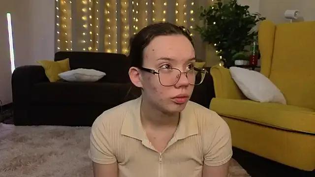 FabiolaCowing from StripChat is Freechat