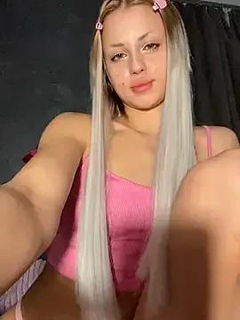 FavoriteKira from StripChat is Freechat