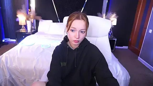 FoxyMayy from StripChat is Freechat