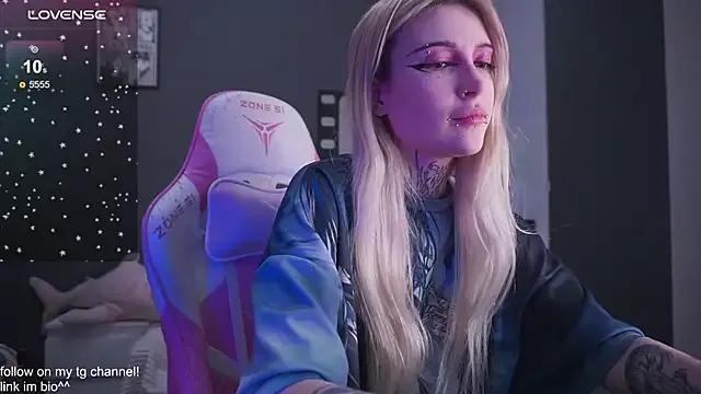 fraulein_mooon from StripChat is Freechat