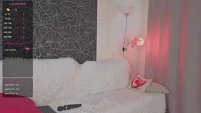 Frences_Eyes from StripChat is Freechat
