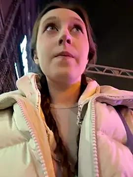 FroggyAnna from StripChat is Freechat