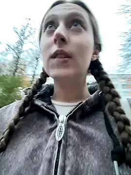 FroggyAnna from StripChat is Freechat