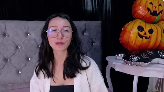 Ginevra_esposito from StripChat is Freechat