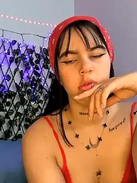 Gisselle21 from StripChat