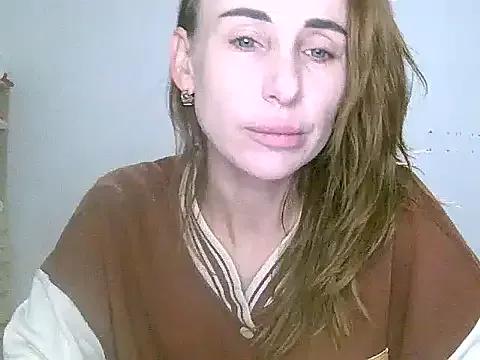 GlarysLoveres from StripChat is Freechat