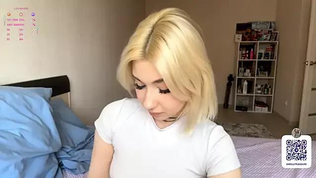 Golden_Vibe from StripChat is Freechat
