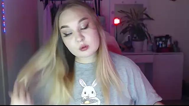 Greeenfriends6969 from StripChat