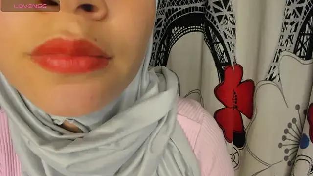 Hanaa_18 from StripChat