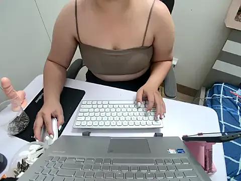 Hanna_Mina from StripChat is Freechat