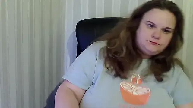 HarmonyKareraa from StripChat is Freechat