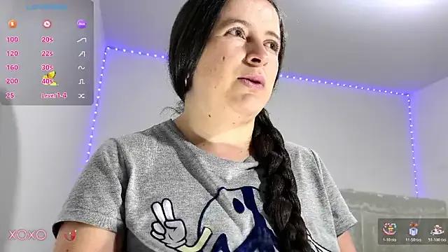 harper1brown from StripChat is Freechat