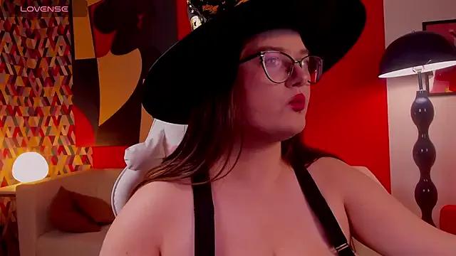 HelenDanvers from StripChat