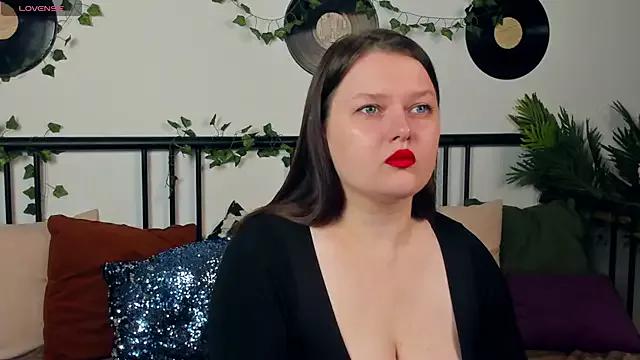 HelenDanvers from StripChat