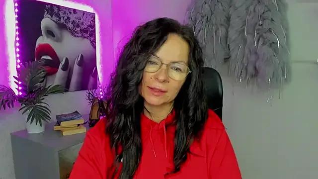 HelenLuxx from StripChat