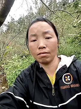 hera-00 from StripChat is Freechat