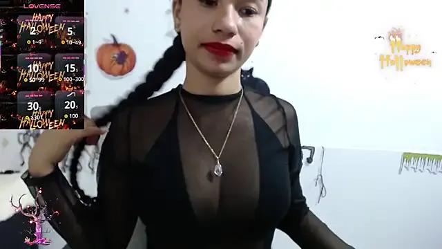 Hillary_Bel from StripChat is Freechat