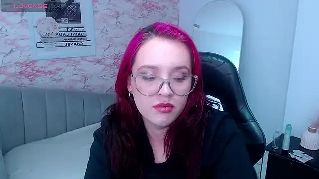 holly_t_ from StripChat is Freechat