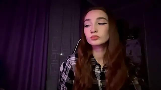 HollyPaw from StripChat is Freechat