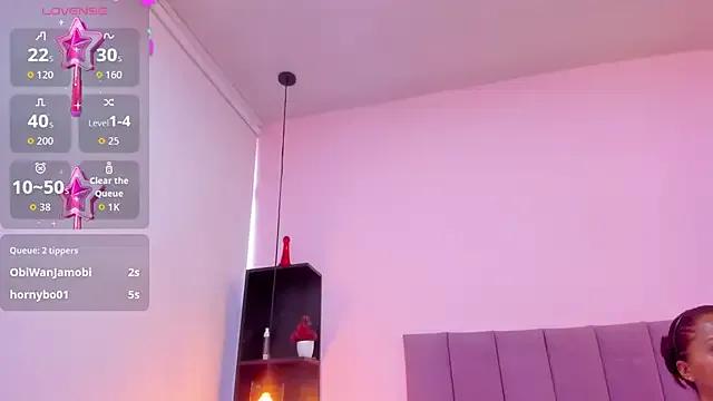 HoollyHendrix from StripChat is Freechat