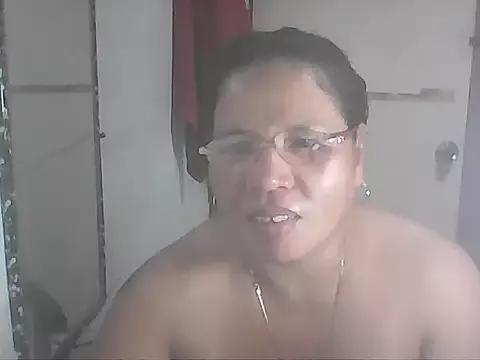hotwet_mama4uxx from StripChat is Freechat