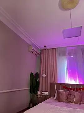 HugeBoobsAlice from StripChat is Freechat