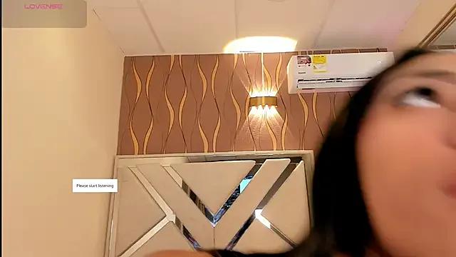 iam_nicolle from StripChat is Freechat