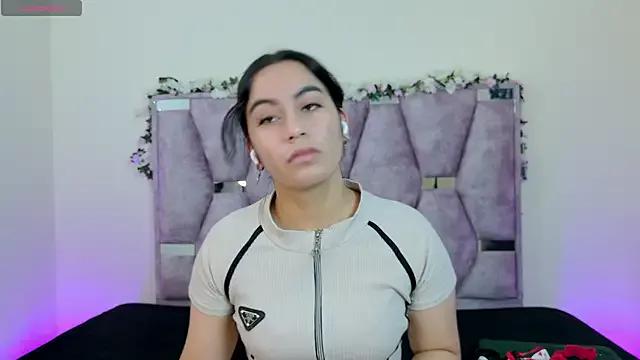 Iris_mandarinne from StripChat is Freechat