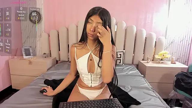 Isabella_Marsh from StripChat is Freechat