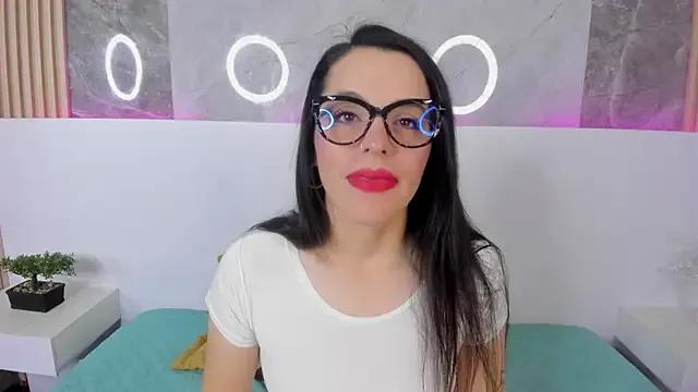 IsisNoir from StripChat